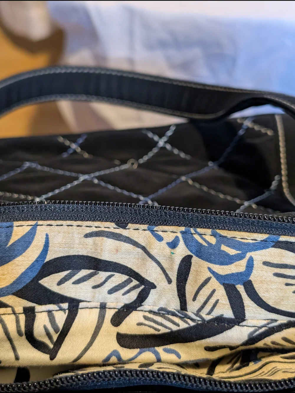 Vera Bradley Black Quilted Knob Hill Handbag Stitching Accents